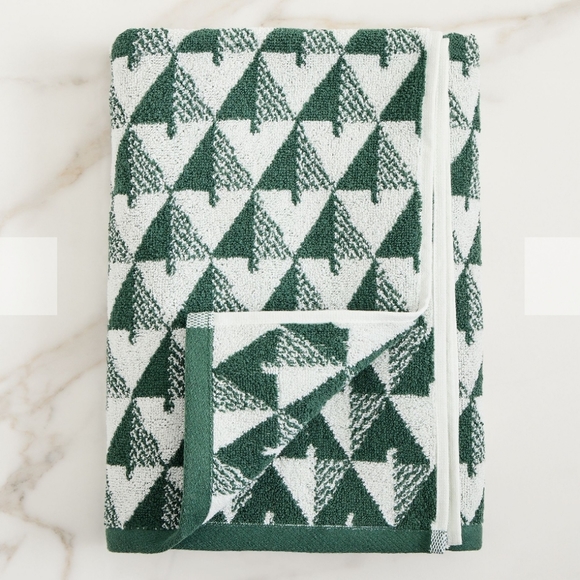 **West Elm Modern Pine Tree Jacquard Bath Towel (1 Towel) - Picture 13 of 13